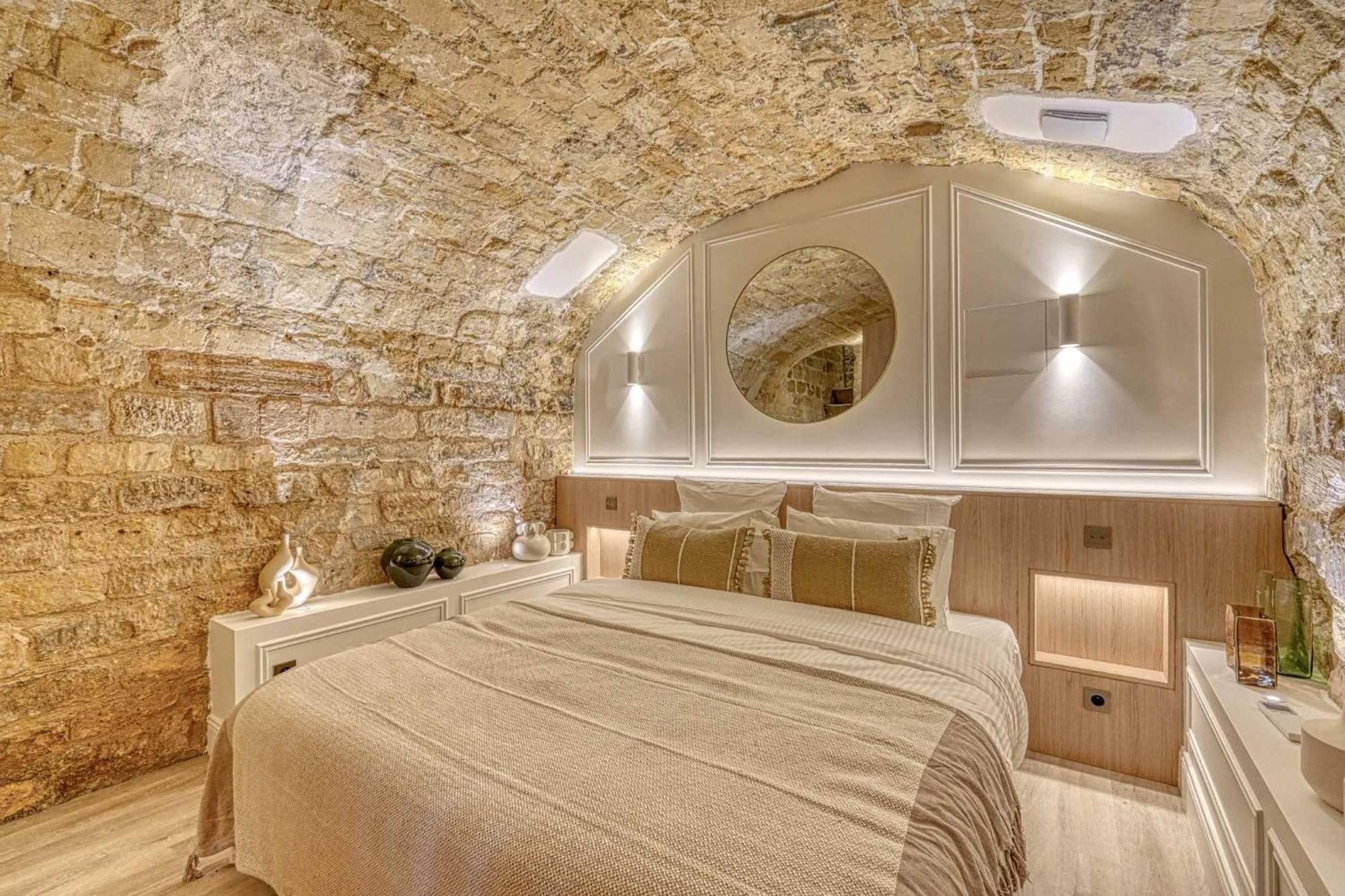 Apartment Historic Loft By Architect, Near Louvre