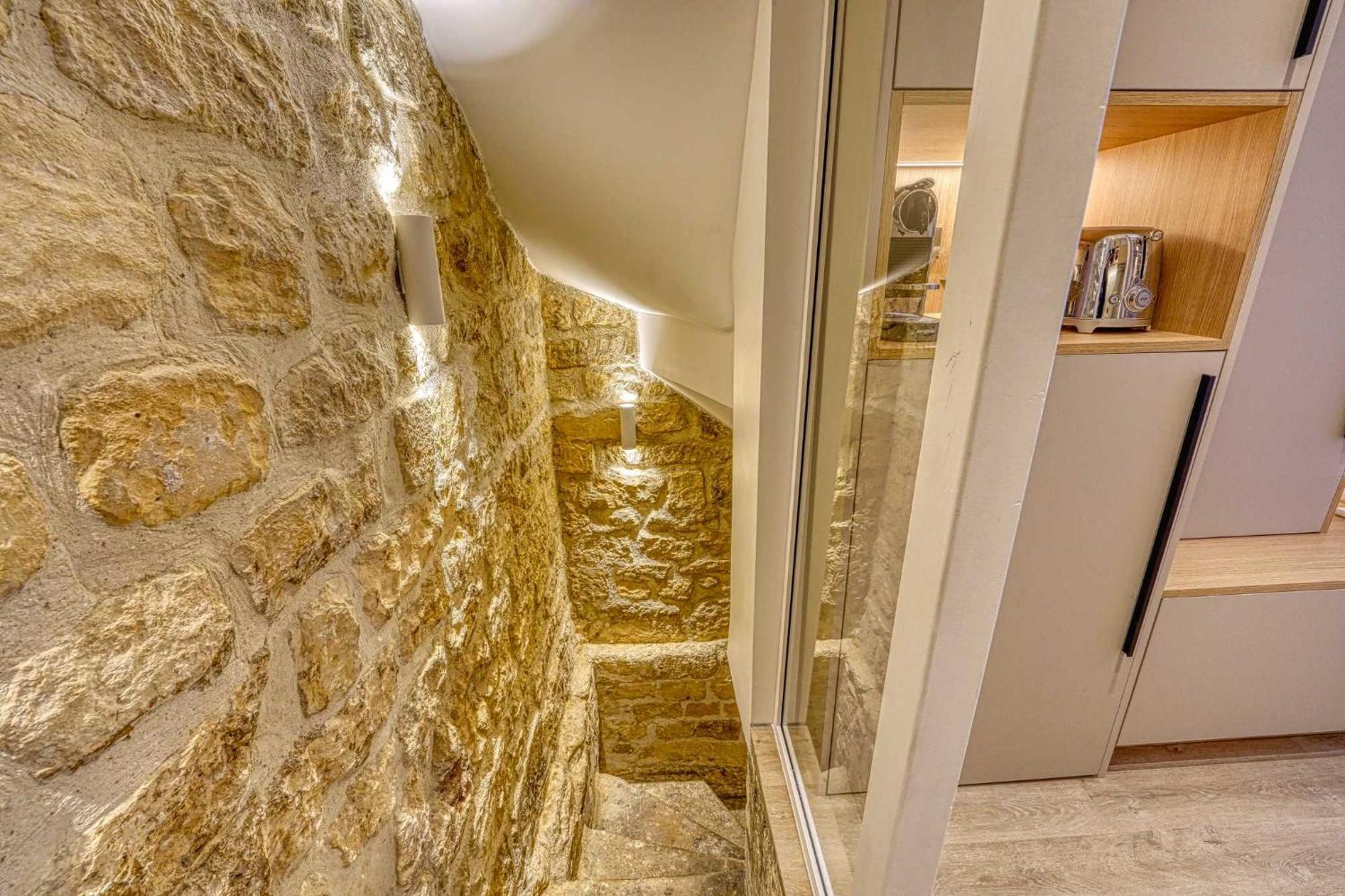 Apartment Historic Loft By Architect, Near Louvre *
